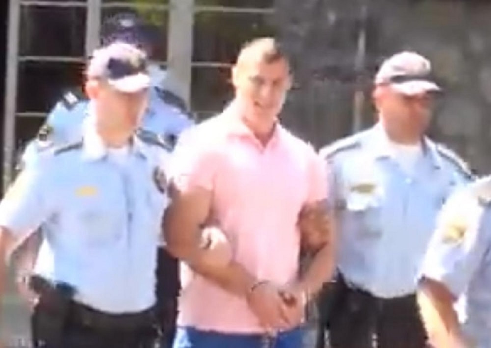 Pustili Šeraka iz zatvora da nacepa drva za zimu, a on pobegao! (VIDEO)