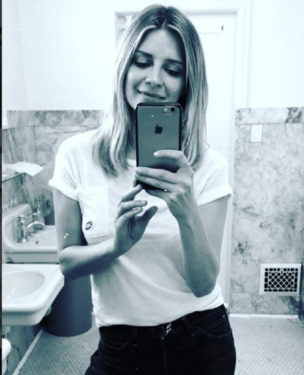 GLUMICA ULAZI U RIJALITI NAKON PAKLA DROGE Majka ju je izbacila na ulicu, završila u bolnici - SADA ĆE NAPRAVITI HAOS