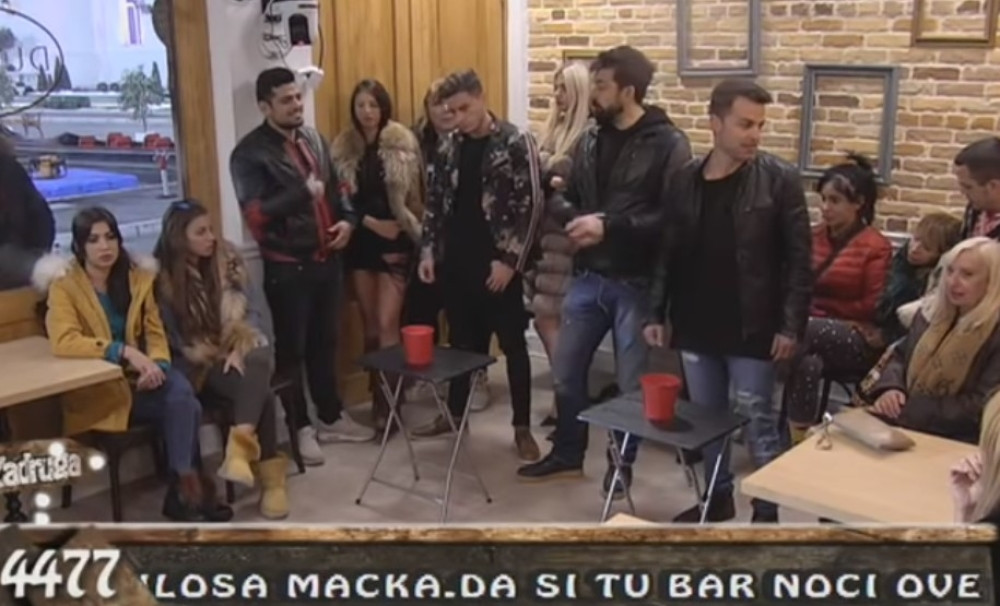 ŠOK U ZADRUZI: Niko nije očekivao da će on napustiti rijaliti, ona je jedva dočekala da ga zagrli