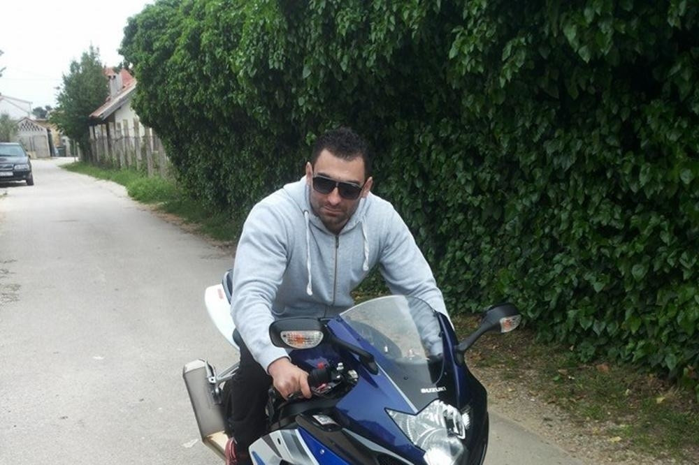 Nasilnik koji je devojci polomio zube i svaku kost lica sada nasrnuo na mladića u kafiću