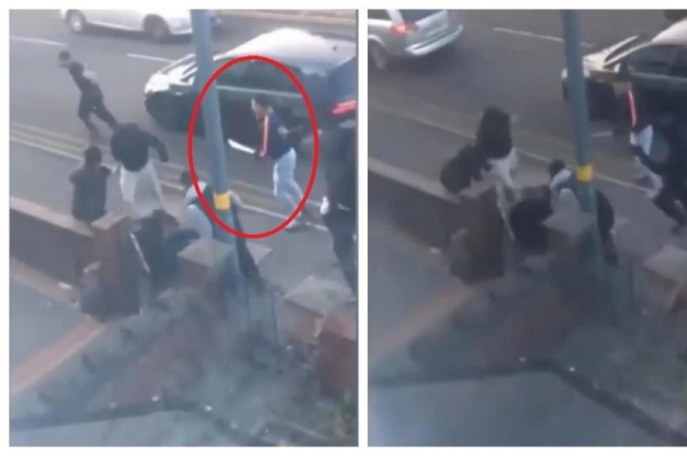 Ogromnom mačetom udara mladića po glavi, dok ga ostali šutiraju i tuku čekićem! (UZNEMIRUJUĆI VIDEO)