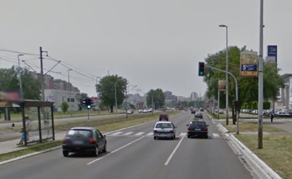 Poprečili mu put iz čista mira, besomučno ga pretukli i ukrali mu vozilo