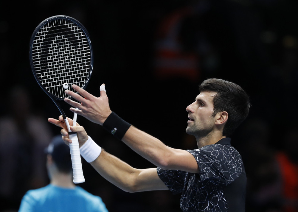 Novak je to! Potez za divljenje, pogledajte kako je oduševio devojčicu sa SLOMLJENOM NOGOM  U KOLICIMA! (VIDEO)