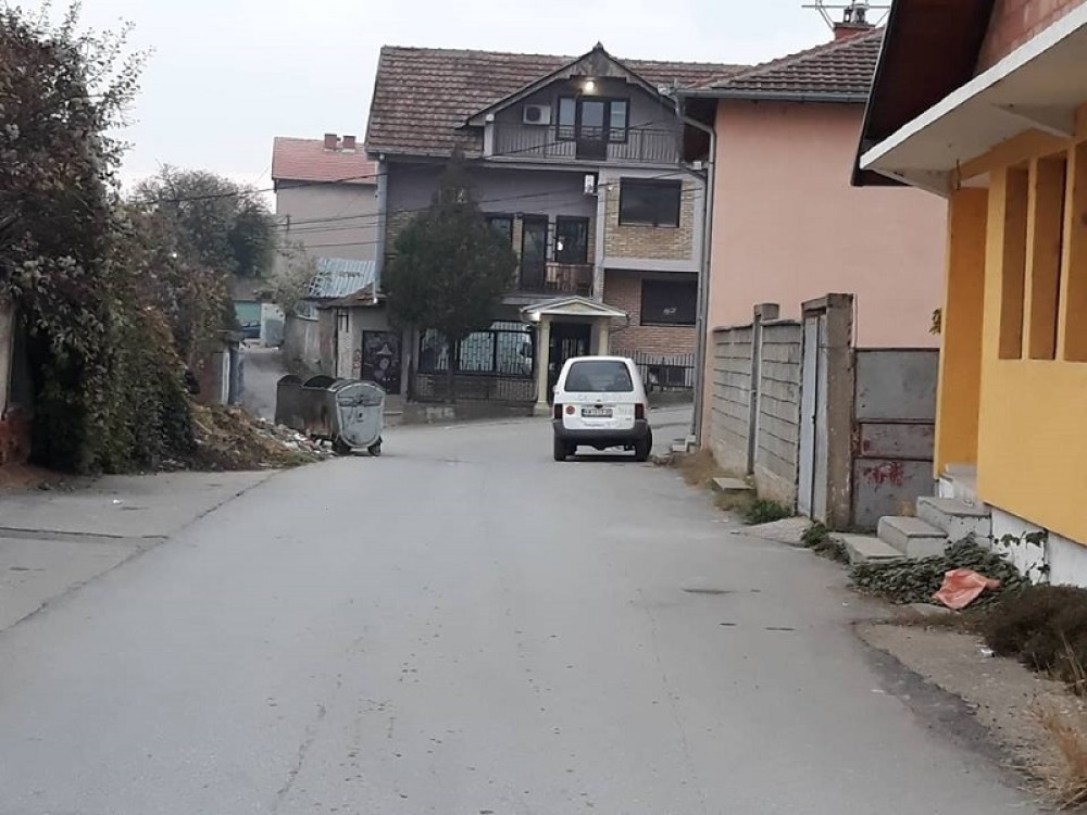 Šiptari oskrnavili vozilo u severnoj Mitrovici! Da li je ovo jasna poruka šta se sprema Srbima?! (FOTO)