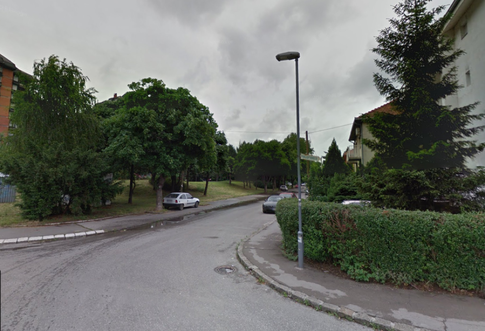 JAKA DETONACIJA NA GALENICI PROBUDILA GRAĐANE Džip eksplodirao na autobuskom stajalištu!