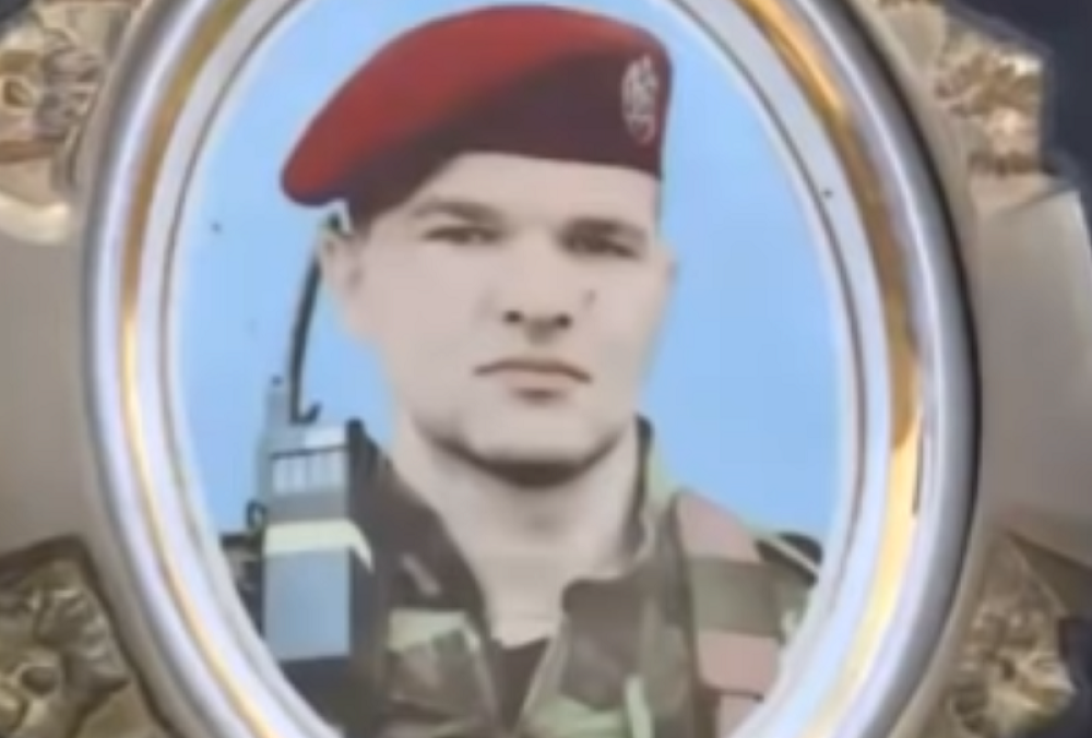 Boško je šest puta ranjavan dok je branio svetu srpsku zemlju! Krenuo je u svoju poslednju akciju da spase 70 opkoljenih srpskih vojnika, ali geler je bio brži! (FOTO)