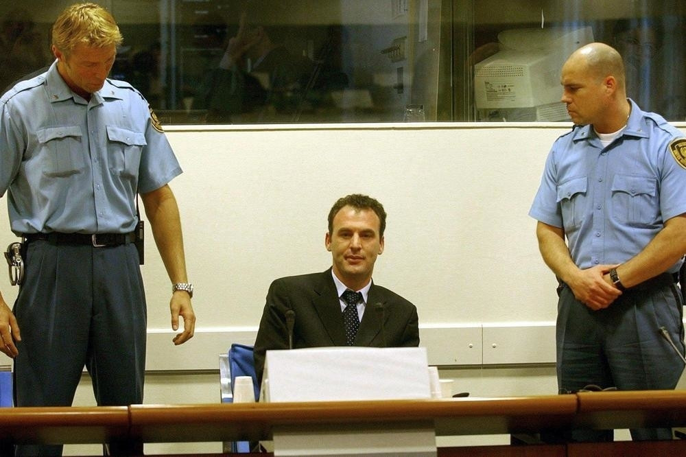 S metkom u ramenu Priština ga je posle Haga dočekala KAO HEROJA! (FOTO)