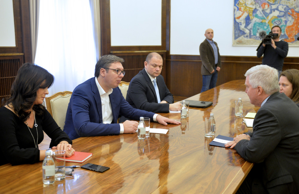 Amerikanci stižu na sastanak kod Vučića, dolaze i ambasadori SAD I Britanije, traže ove tačke u Srbiji!