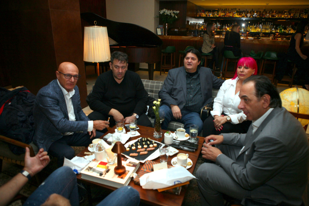 Kažem mu: "Tata, dođi da vidiš kako sam lepa", a onda se on skine go i...