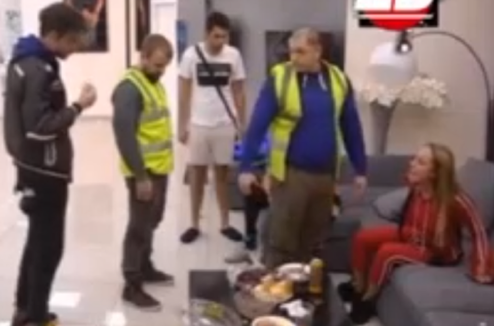 DAVID SE POTUKAO ZBOG LUNE! Dobio udarac u glavu, Aleksandra van sebe, vrištanje ne prestaje!