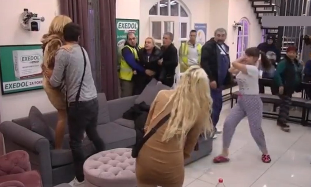 DISKVALIFIKACIJA! MILJANA KULIĆ GAĐALA FLAŠOM JELENU GOLUBOVIĆ: Ona se srušila, traži da izađe iz Zadruge