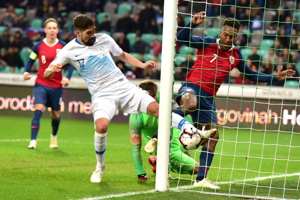 Sunovrat Slovenaca kakav ne pamti Evropa, ispali u poslednju grupu Lige nacija! A evo kako su 2000. igrali 3:3 sa nama! (VIDEO)