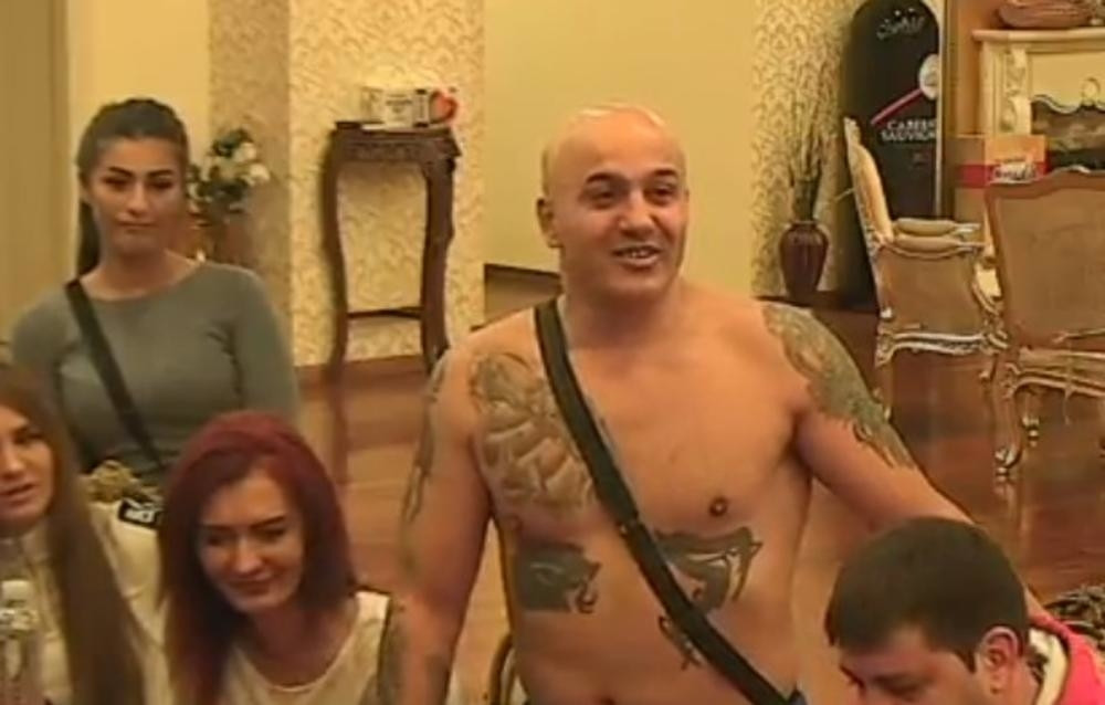 Žena mu se porodila dok je on u Parovima, hoće da zna sve detalje!