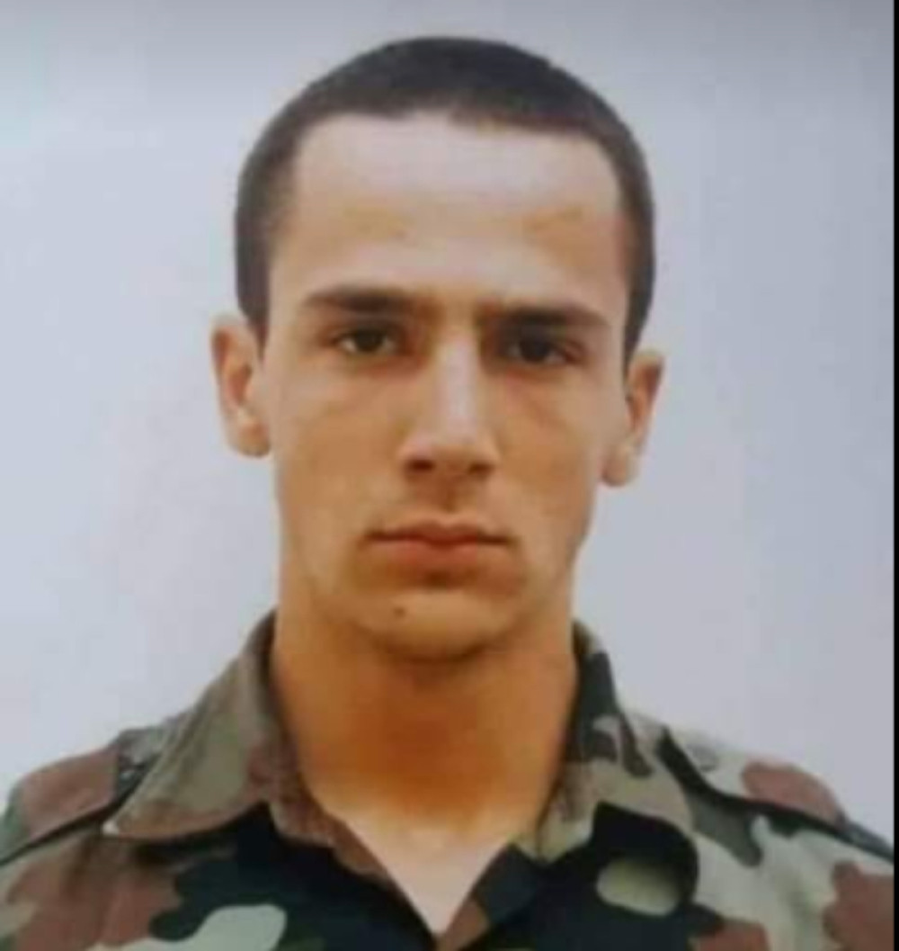 Kad je majka sahranila Sašu, stiglo joj je pismo od njega sa ratišta. Imao je samo 2 želje, a obe su mu ispunjene na 40 dana