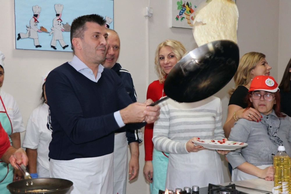 Đorđević spremao ručak deci u Sremčici