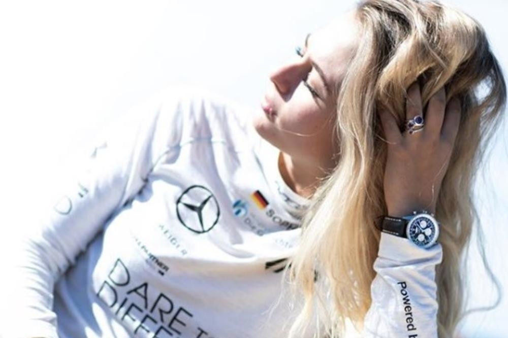 Seksi tinejdžerka VOZAČ autom probila zaštitnu ogradu i pukom srećom preživela! Posle horora IZUSTILA JE SAMO OVO! (UZNEMIRUJUĆI VIDEO)