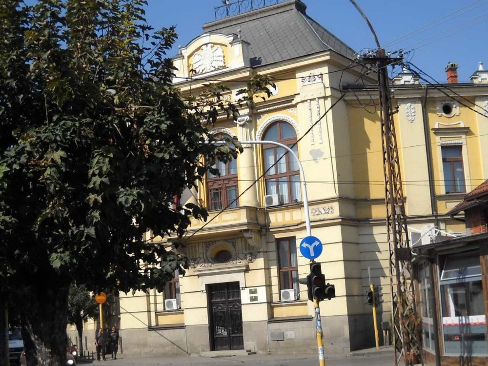 Pretukli vršnjake pred kafićem u centru Leskovca, uhapšen i diler droge!