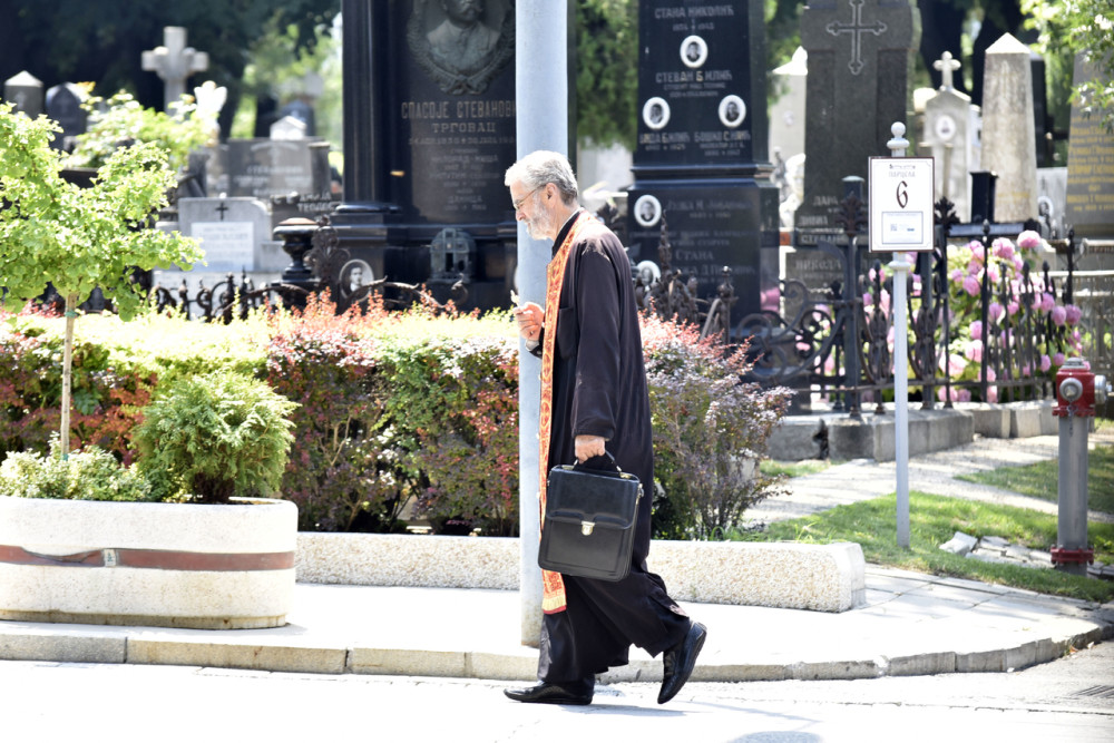 Sutra su letnje Zadušnice! Dve stvari nikako ne smete činiti na praznik posvećen mrtvima