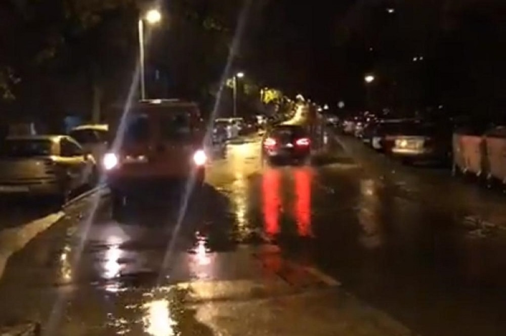 Veliko nevreme pogodilo Split! Poplavljene kuće, nema struje, vatrogasci imaju pune ruke posla! (VIDEO)