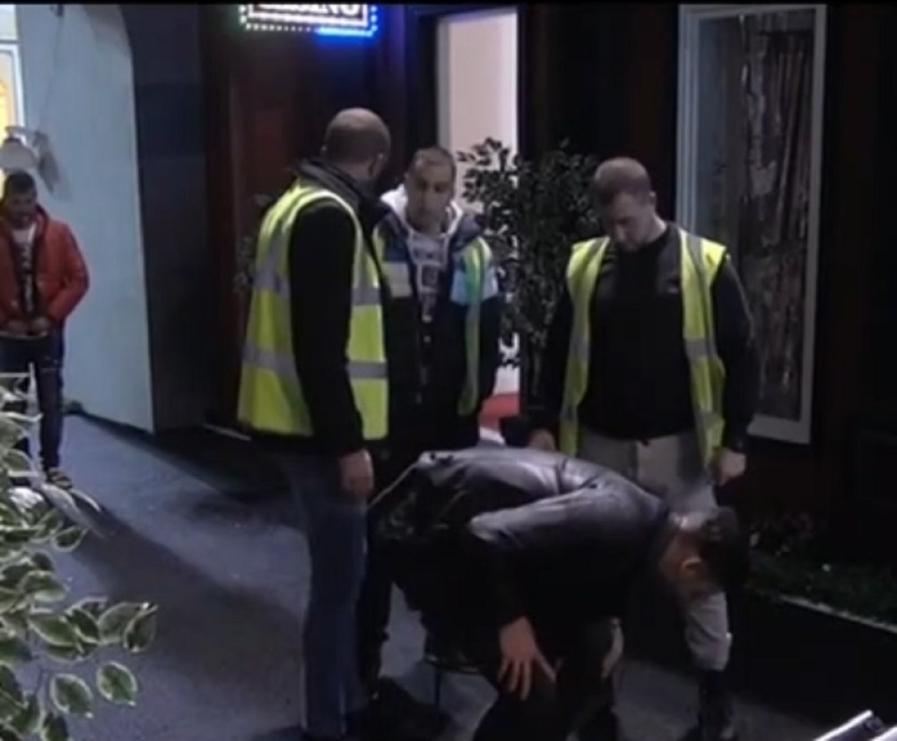 IZNELI GA MRTVOG PIJANOG! Zaljubljen u Lunu, umire od ljubomore! Radanović napravio pometnju u Beloj kući