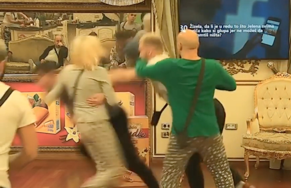 PUCALI TRI PUTA, ZATIM BACILI BOMBU Stravični detalji napada na učesnika "Parova" - JEZIVO!