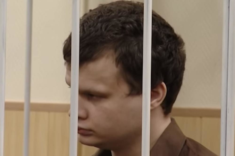 Iskasapio je svoju devojku Olgu, izvadio joj unutrašnje organe, ispržio mozak i dok je jeo pio njenu krv!