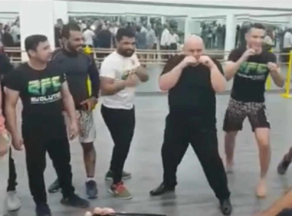 Palma pokazao egipatskim kik bokserima svoje specijalne veštine (VIDEO)