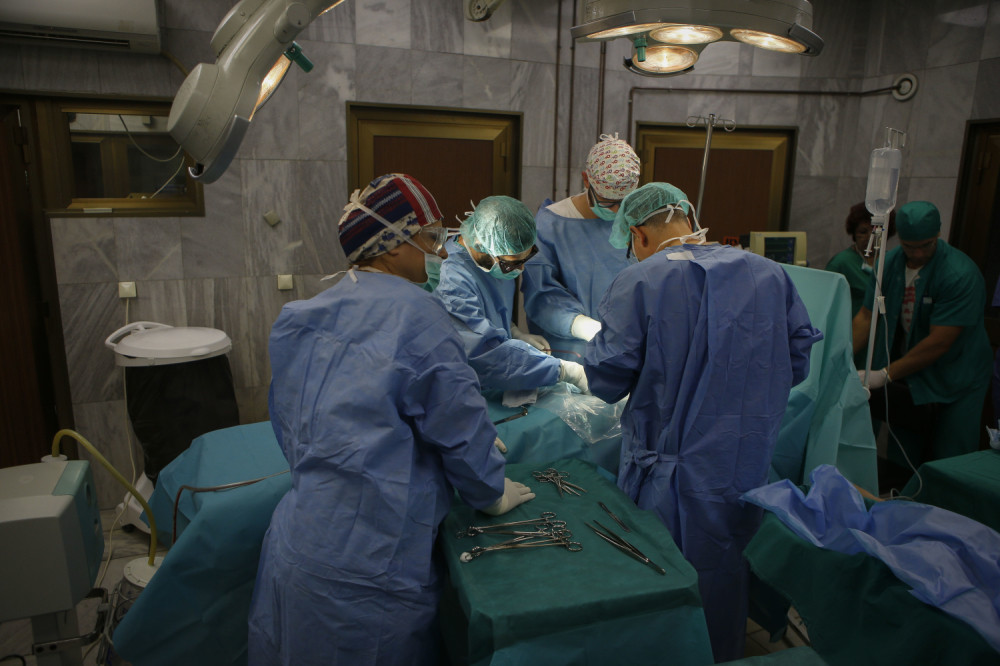 Beba je progutala bateriju i satima spavala, a onda je krenuo pakao (FOTO)