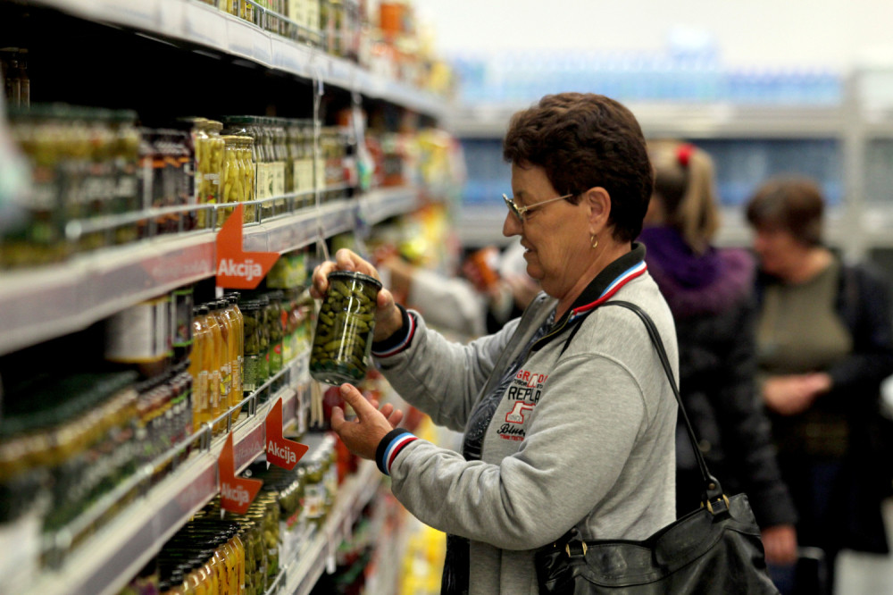 Poskupelo je ulje, ali šta se dešava sa šećerom i brašnom: Da li će ostalim životnim namirnicama "skočiti cena"?