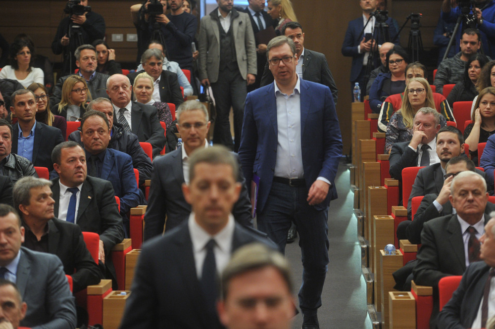 Na njihov fašizam odgovorićemo mirno i demokratski! Muka im je što nisu videli kretanje srpske vojske!