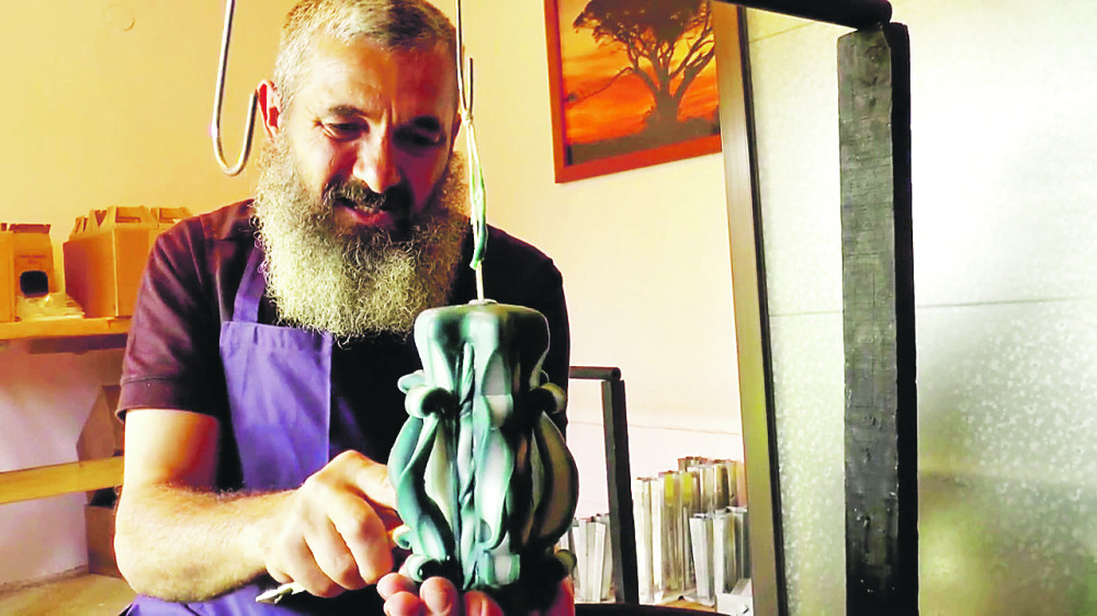 Maštu pretapa u unikatne sveće