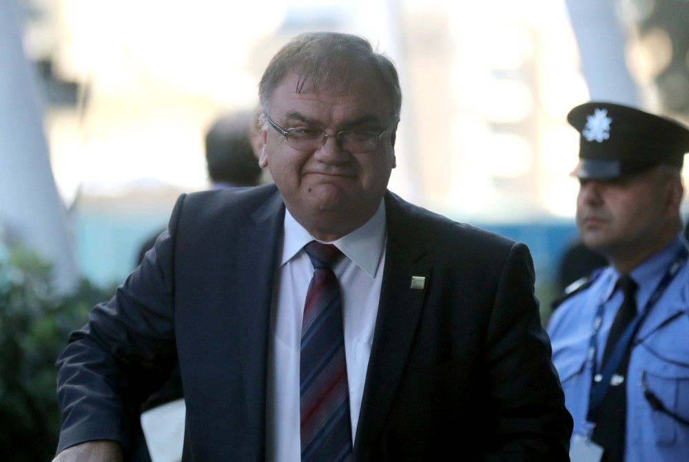 Mladen Ivanić završio u bolnici!