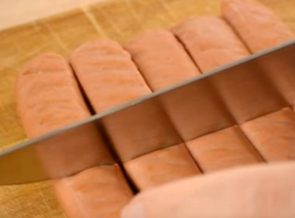 Kako se poštuje tradicija i zašto (NE)TREBA seći krajeve viršle prilikom kuvanja?