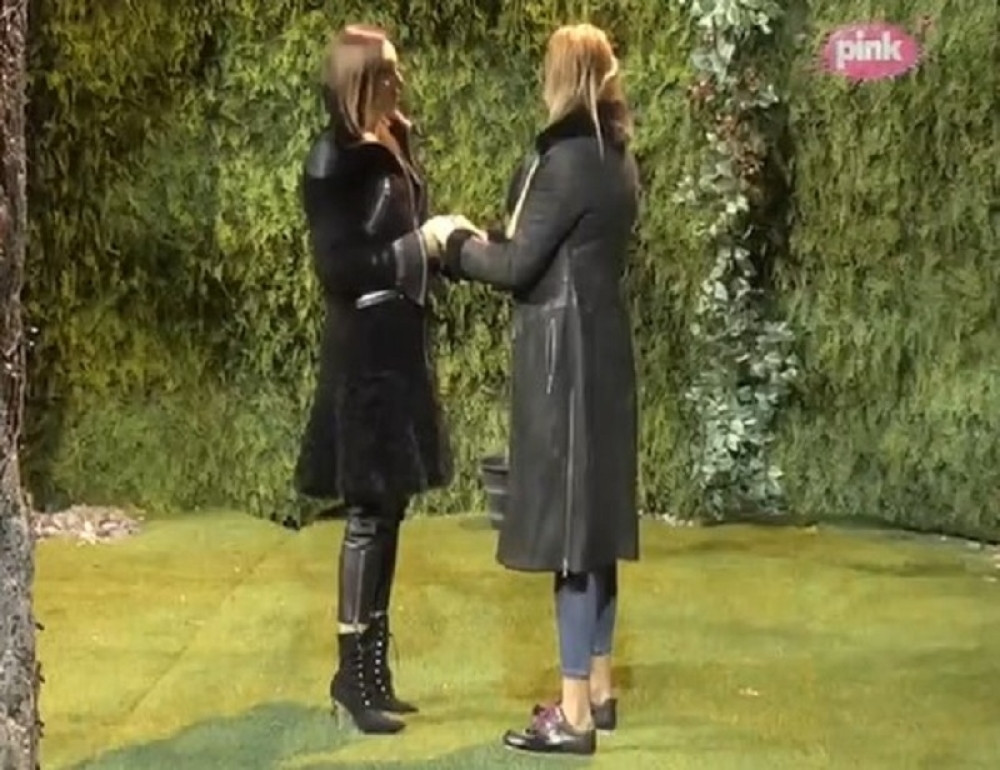 ŠOK ODLUKA PRODUKCIJE! ANABELA SE PRIDRUŽILA LUNI U ZADRUZI Otkrile da je u rijalitiju i on ali ga kamere nikad ne snimaju, pomaže Đoganijevoj! A onda još veće iznenađenje!