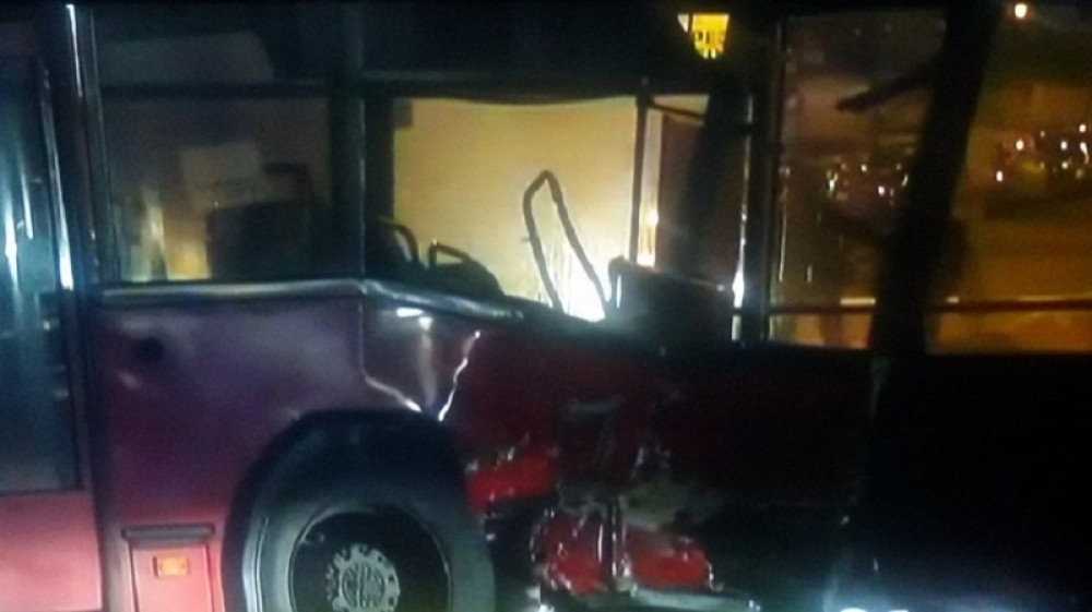 Džip se zakucao u autobus GSP, POGINULE DVE OSOBE, dve teško povređene (FOTO)