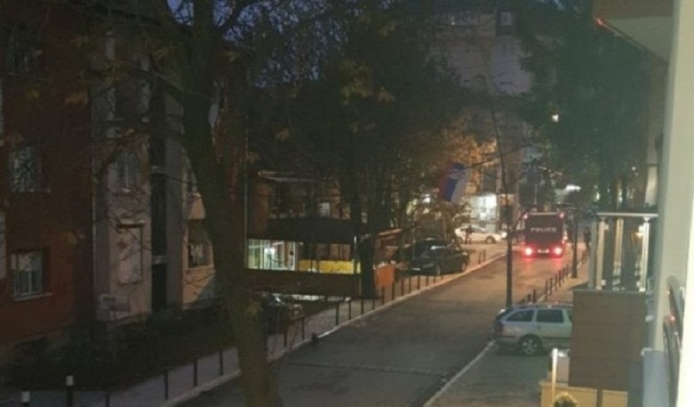 Šiptarski policajci brutalno tukli uhapšene Srbe!