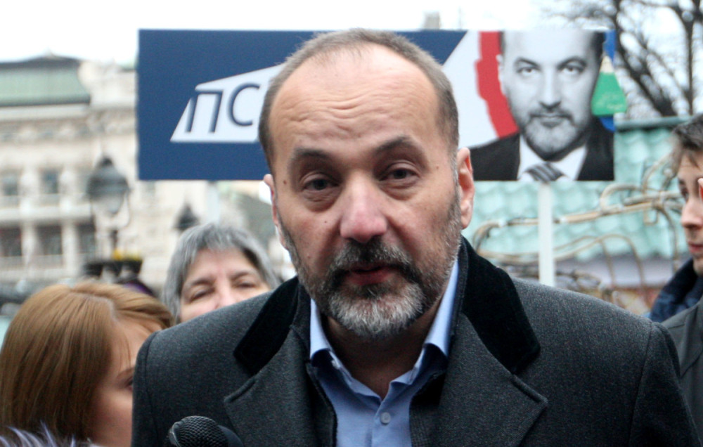 Jankara, ne brini, uvek možeš da budeš šetač pasa!