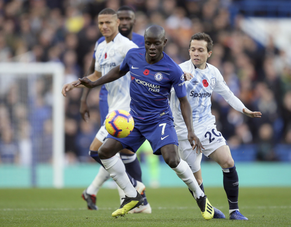 Kante najplaćeniji u Čelsiju, brdo para ga čeka na stolu!