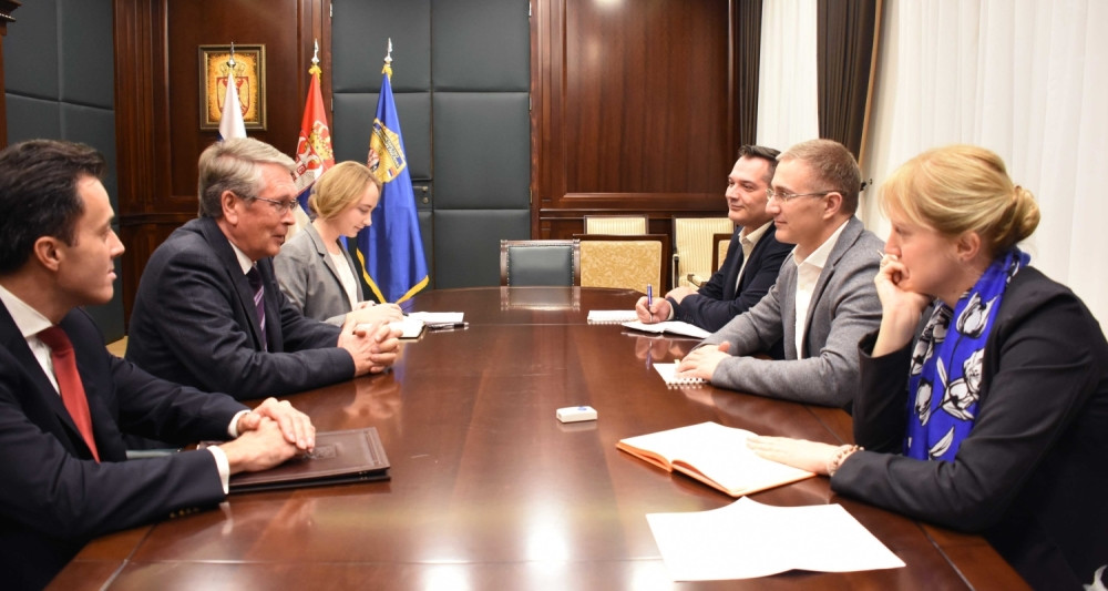 Stefanović i Čepurin o dodatnom unapređenju borbe protiv organizovanog kriminala i terorizma