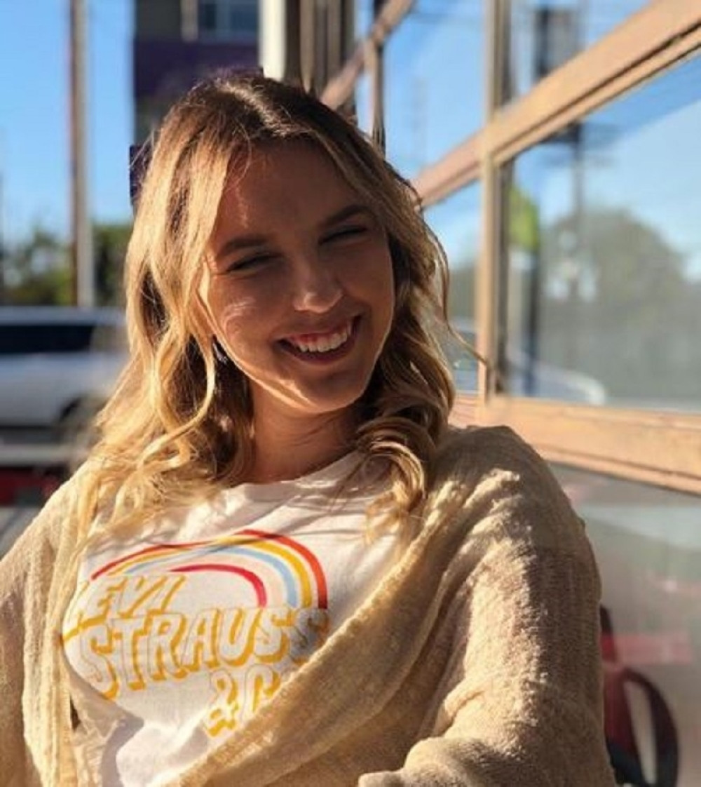 Usvojena ćerka Vlada Divca od male devojčice, do PRELEPE DEVOJKE U BOMBASTIČNOM BIKINIJU! (FOTO)