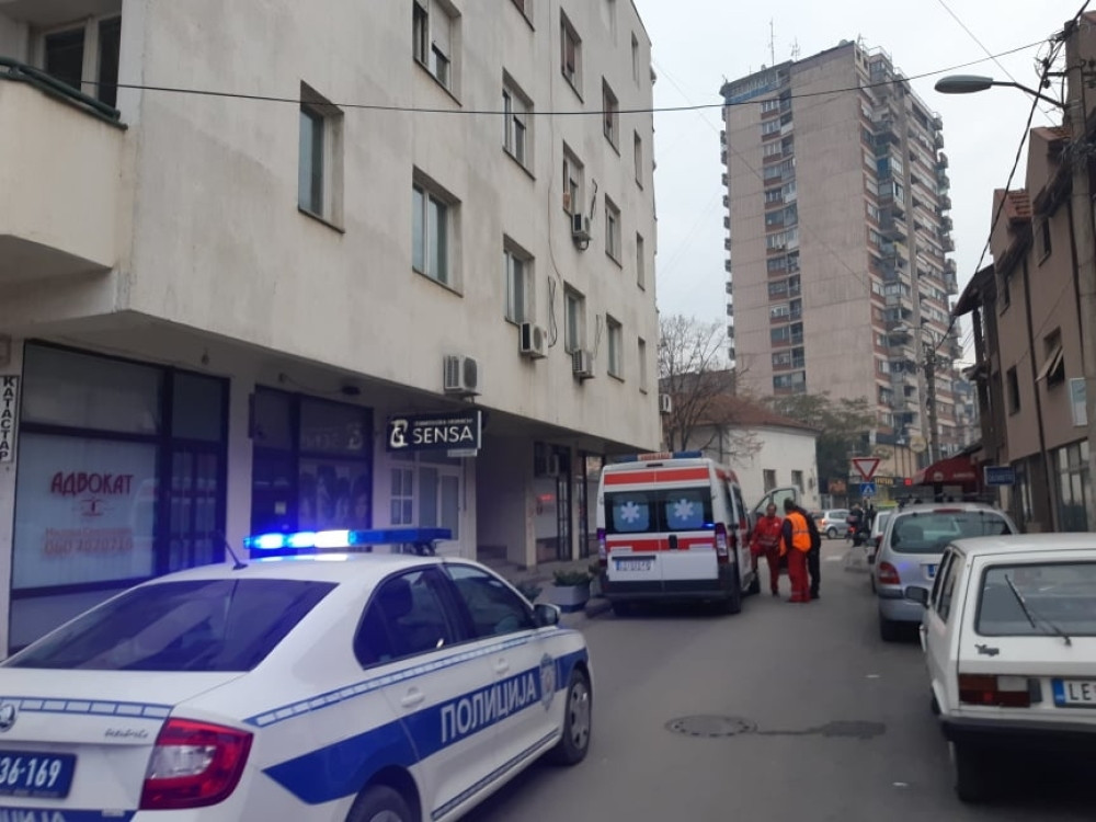 Majka bacila tromesečnu bebu sa četvrtog sprata?! (FOTO)