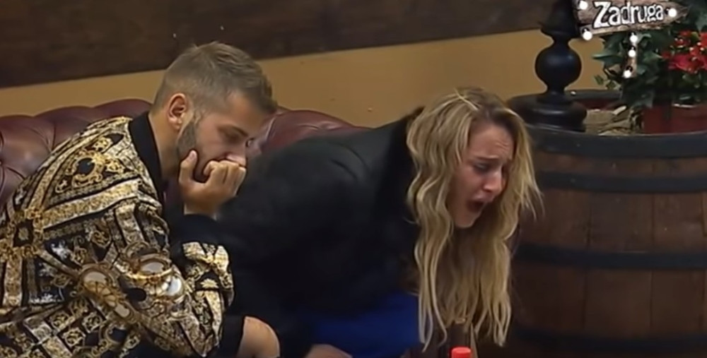 LUNA JE TOKOM NERVNOG SLOMA IZGOVARALA BROJ 432 I DOZIVALA SLOBU: Svi misle da je reč o tajnoj šifri, a sada je pevač otkrio sve