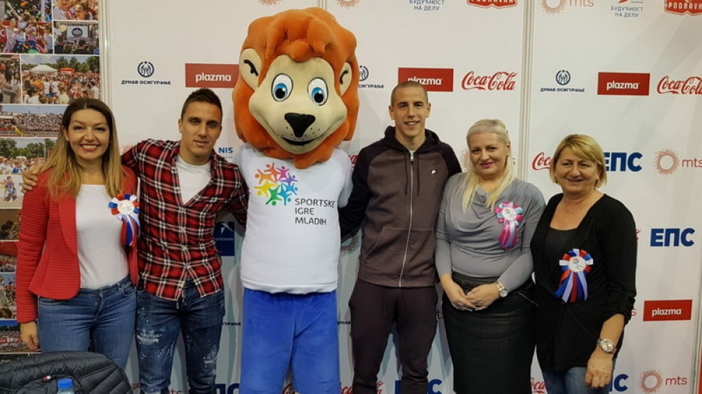 Fudbaleri Zvezde Jovičić i Jevtović na štandu SIM