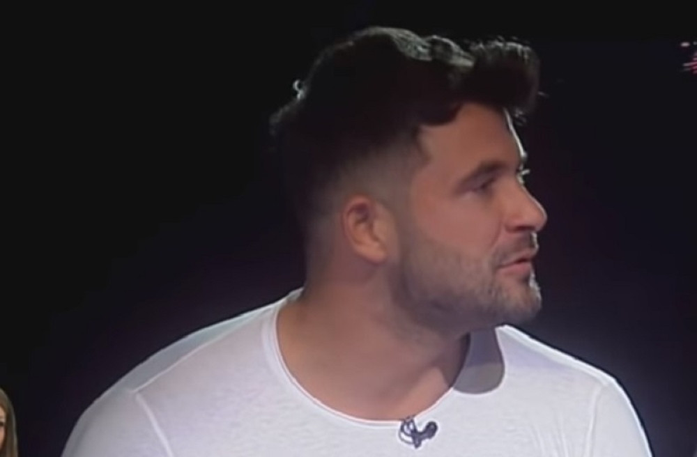 ŽESTOK SEKS KOJI JE ŠOKIRAO REGION Ervin je sinoć ušao u Zadrugu, bacio oko na Lunu, a ovo je radio pred kamerama (VIDEO 18+)