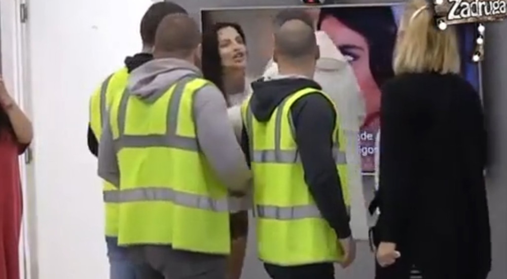 TUČA U ZADRUZI, LETELE FLAŠE: Krunićka se mlatila sa 3 cimera, obezbeđenje nije moglo ništa da uradi!