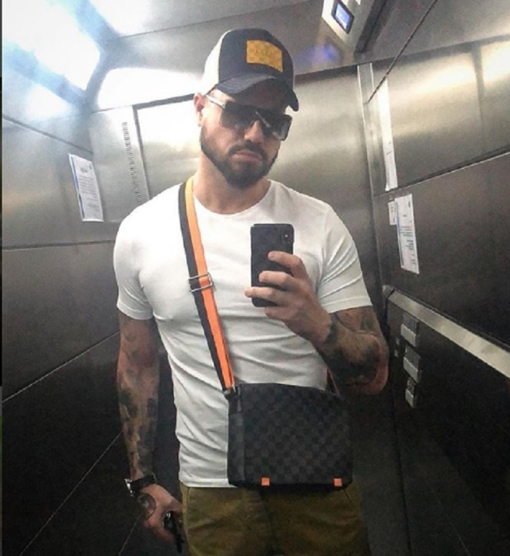 CELA SRBIJA U ŠOKU! Popularni srpski pevač korigovao POLNI ORGAN, pa krenulo po zlu! Društvene mreže GORE (FOTO)