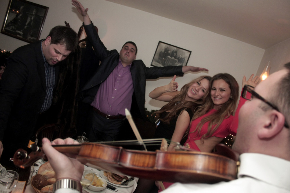 Ostatak Srbije ovo ni ne zna, ali u ulici Matije Korvina se za DOČEK Nove godine dešavaju neverovatne stvari!