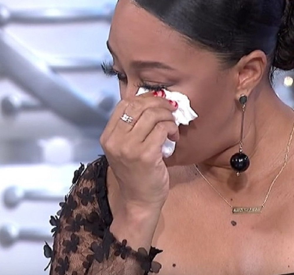 VODITELJKA SE VRATILA NA POSAO NAKON ŠTO SU JOJ UBILI NEĆAKU: Oglasila se nakon 2 nedelje, njene reči kidaju dušu!