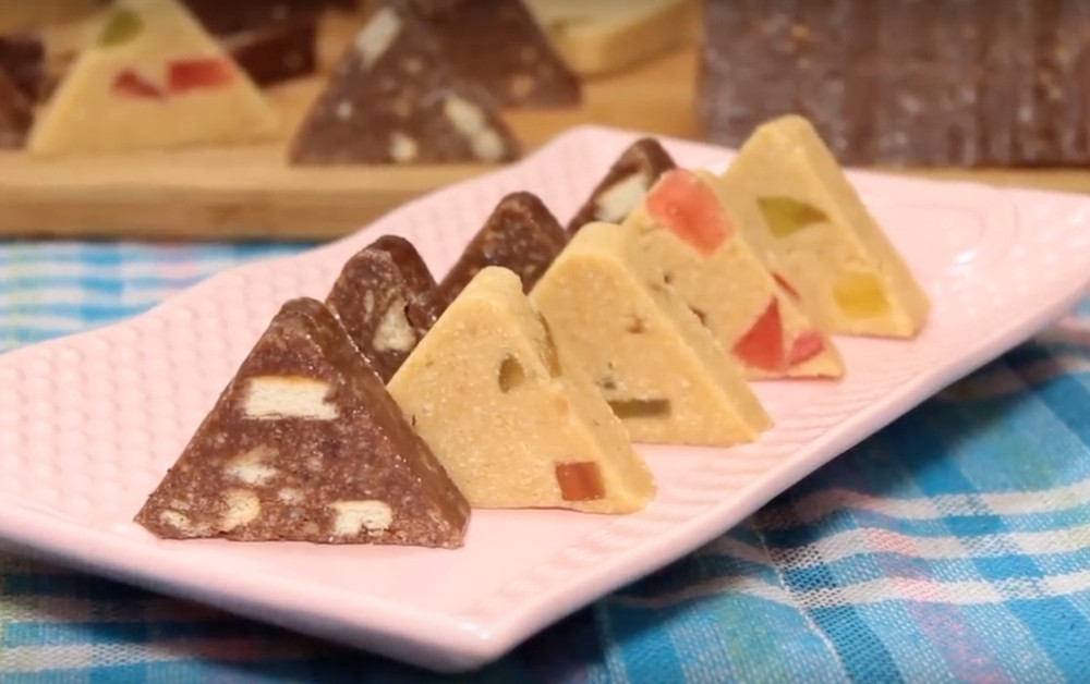 DVA KOLAČA ZA 15 MINUTA Idealni sitni trouglići, savršeni za slave koje slede!