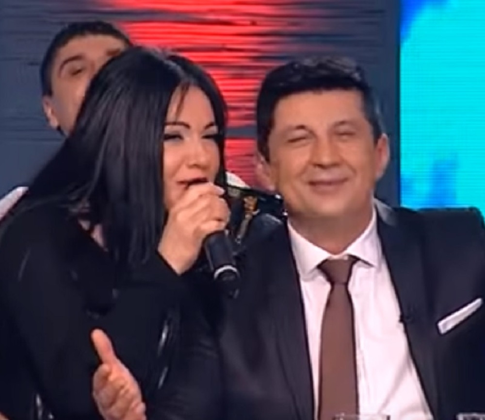 Sin Zlate i Peje radi u tržnom centru za 300 evra, odličan je student, a povezivali su ga sa ovom sestrom Rodić! (FOTO/VIDEO)